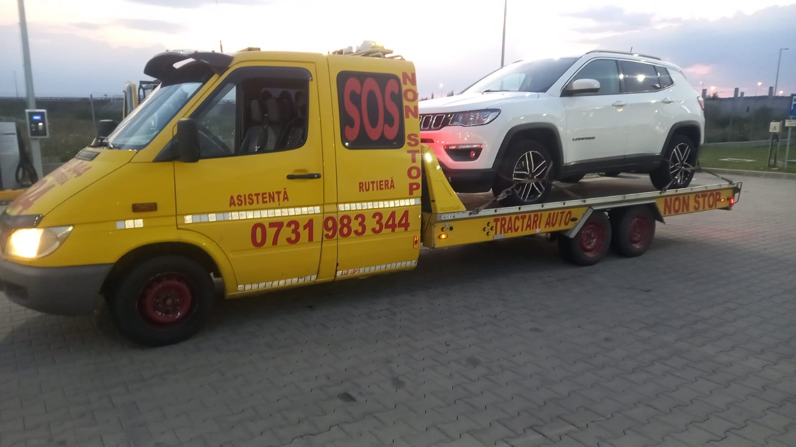 SUV pe platformă